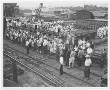 Crowd on press day, June 10, 1962