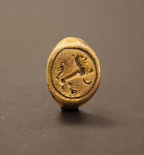 Signet ring