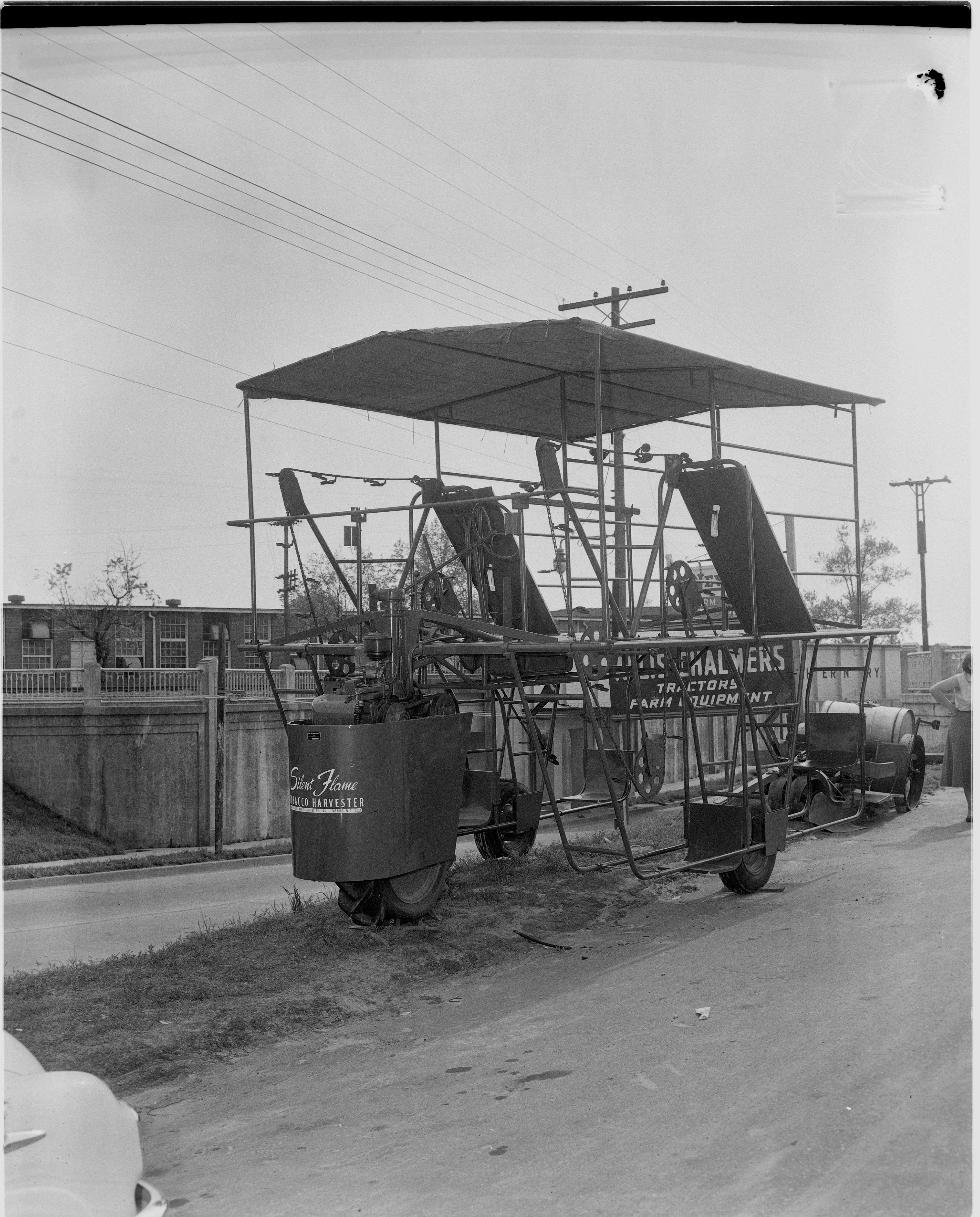 mechanical tobacco harvester Mechanical tobacco harvester