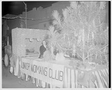 Junior Women's Club float