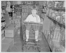 Child in market 