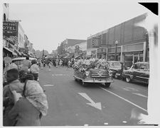 Parade car