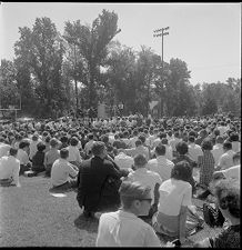 Students watching Sanford