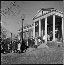 Students lined up to register