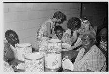 Volunteers at nursing home 