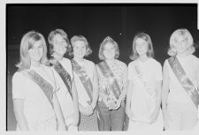 Miss Teen League queen and contestants