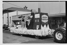 ECC Homecoming parade 