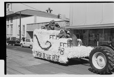 ECC Homecoming parade 