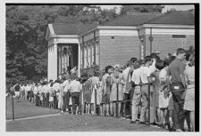 Freshmen Registering 