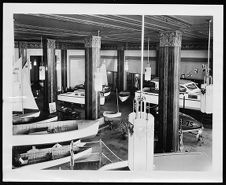 Pat O'Briens Boat Salon.  Philadelphi, Pa