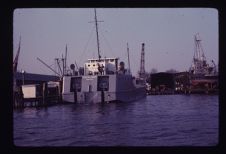 Esso Islander, port