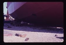 launching 86' trawler, bow