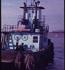 tug, stern