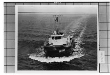 65 ft Tug CG 65610 U.S. Coast guard. Moving Bow view