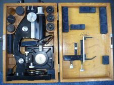 Model MKQ Folding Microscope