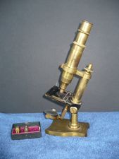 Petit Modele Microscope