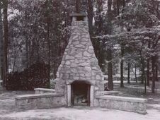 Outdoor fireplace