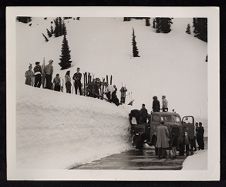 USS Saratoga ski party at Mt. Ranier (1945) 