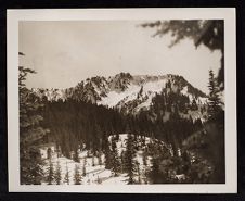 USS Saratoga ski party at Mt. Ranier (1945) 