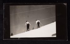 USS Saratoga crew on a ski trip