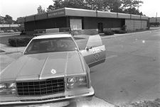 Havelock police car in front of a Bank of North Carolina building