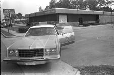 Havelock police car in front of a Bank of North Carolina building