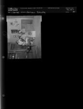 Women sewing (1 Negative (July 26, 1960) [Sleeve 80, Folder c, Box 24]