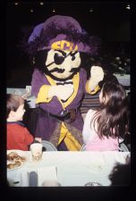 Pee Dee the Pirate entertains children