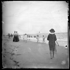 People at the beach (possibly Nags Head, North Carolina)